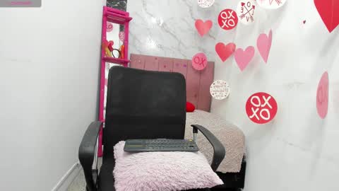 Snapshot of _tinny_hot chatting on February 14, 2025, 2:23 pm tinny online show from February 14, 2025, 2:23 pm
