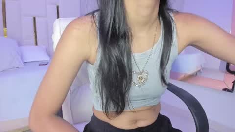 Snapshot of _tinyrousse_ chatting on October 3, 2025, 7:22 pm Rousse  online show from October 3, 2025, 7:22 pm