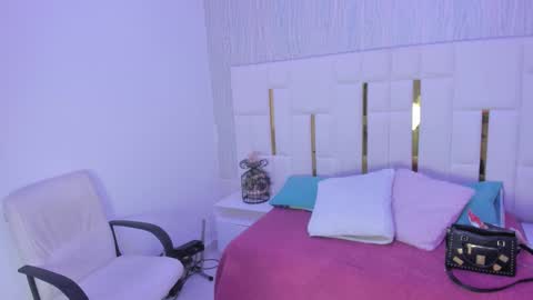 Snapshot of _tinyrousse_ chatting on October 6, 2025, 6:49 pm Rousse  online show from October 6, 2025, 6:49 pm