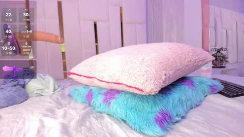 Snapshot of _tinyrousse_ chatting on October 22, 2025, 7:41 am Rousse  online show from October 22, 2025, 7:41 am