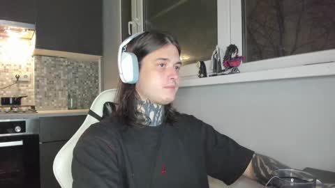 _torfin_ online show from March 1, 2025, 7:26 pm