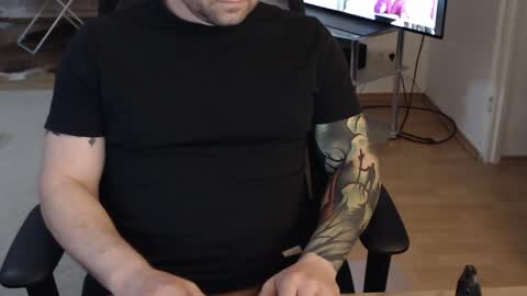 Snapshot of _trythis_ chatting on June 3, 2026, 9:53 pm _trythis_ online show from June 3, 2026, 9:53 pm
