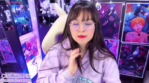 Snapshot of _urcutekitty chatting on January 23, 2025, 10:11 pm     online show from January 23, 2025, 10:11 pm