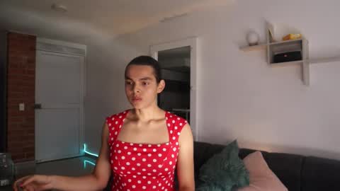 Anastasia Vahos online show from September 22, 2025, 6:10 pm