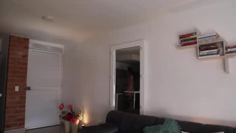 Anastasia Vahos online show from November 20, 2025, 5:12 pm