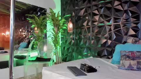 Snapshot of _valentina_69 chatting on December 7, 2024, 2:31 am _valentina_69 online show from December 7, 2024, 2:31 am