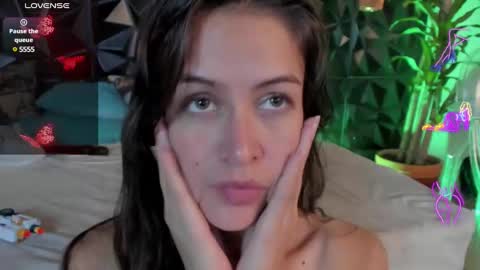 Snapshot of _valentina_69 chatting on December 10, 2024, 6:54 am _valentina_69 online show from December 10, 2024, 6:54 am