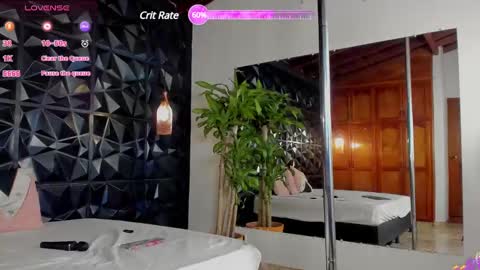 Snapshot of _valentina_69 chatting on February 5, 2025, 3:13 am _valentina_69 online show from February 5, 2025, 3:13 am