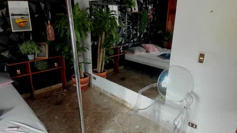 Snapshot of _valentina_69 chatting on October 14, 2025, 2:51 pm _valentina_69 online show from October 14, 2025, 2:51 pm