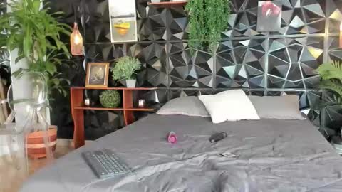 Snapshot of _valentina_69 chatting on October 30, 2025, 2:51 pm _valentina_69 online show from October 30, 2025, 2:51 pm