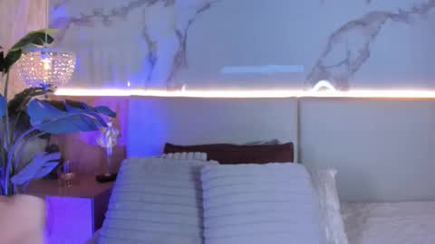 Snapshot of _valeryysmith_ chatting on March 9, 2026, 3:32 am Valery online show from March 9, 2026, 3:32 am