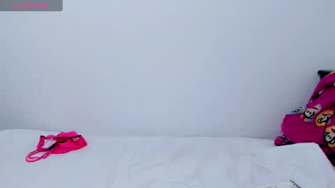 _valy_meghan_ online show from December 6, 2024, 1:22 pm