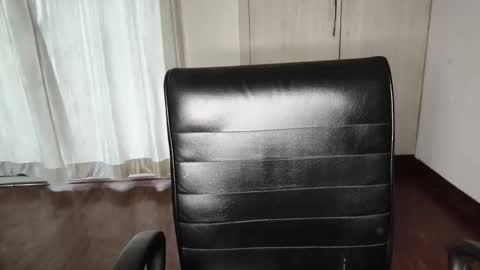 _vanshika_0 online show from October 13, 2025, 12:05 pm