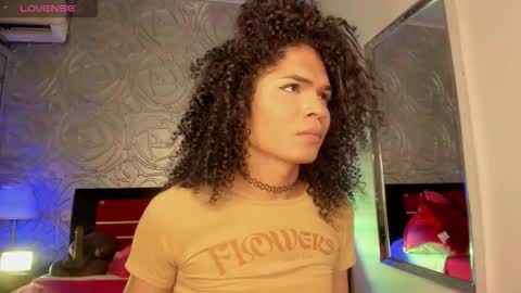 Snapshot of _vennuss_ chatting on September 26, 2025, 5:00 am Venus online show from September 26, 2025, 5:00 am