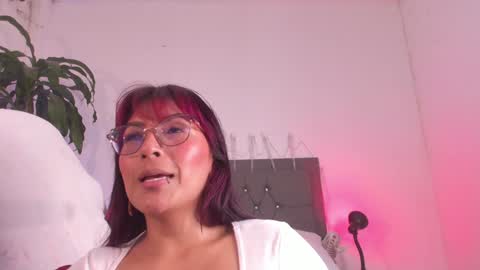Veronica online show from December 6, 2024, 1:55 pm