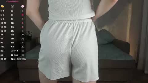 Snapshot of _vi_vi_ chatting on June 15, 2026, 6:54 pm Viola online show from June 15, 2026, 6:54 pm