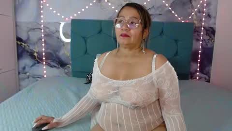 _vickysweet online show from September 9, 2025, 9:03 pm