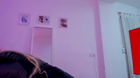   online show from December 5, 2025, 7:21 pm