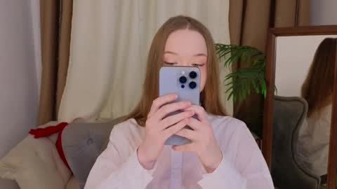 Violet online show from February 16, 2025, 8:11 pm