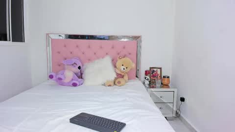 Violeta online show from February 25, 2025, 2:03 am