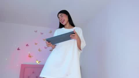 Violeta online show from September 24, 2025, 5:22 am