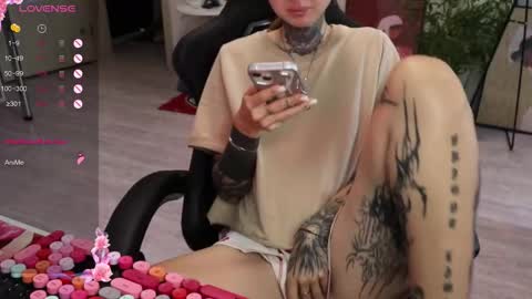 Snapshot of _viv1an_ chatting on September 19, 2025, 7:21 am Alis online show from September 19, 2025, 7:21 am