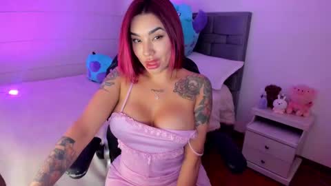 Snapshot of _viviana chatting on October 12, 2025, 12:20 am INSTAGRAM pinzon viviana online show from October 12, 2025, 12:20 am