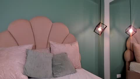 Snapshot of _vix555_ chatting on December 16, 2024, 10:40 am Vix online show from December 16, 2024, 10:40 am