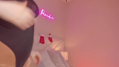 _wendy_x online show from December 18, 2025, 11:38 am