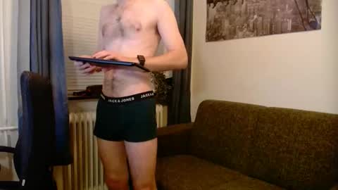 _whoisthatguy_ online show from October 31, 2025, 6:42 pm