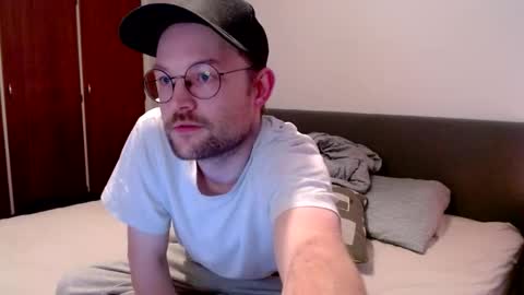 _whoisthatguy_ online show from February 1, 2026, 12:48 pm