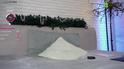 Lily online show from December 23, 2024, 3:50 am