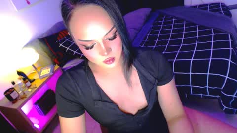 Snapshot of _womanofdreams_ chatting on July 28, 2026, 4:05 pm Sofie online show from July 28, 2026, 4:05 pm