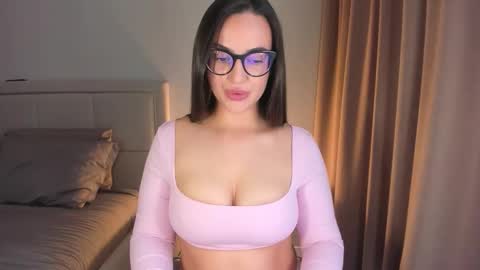 Snapshot of _worlin_ chatting on October 12, 2025, 10:03 am Nika online show from October 12, 2025, 10:03 am