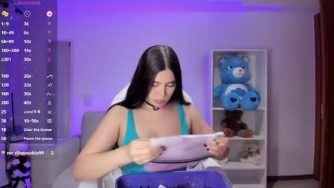Luisa  online show from May 12, 2026, 6:32 am