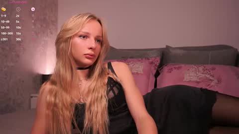 Fenka online show from September 17, 2025, 4:41 pm