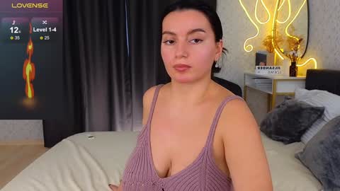 Snapshot of _your_sweetdream chatting on December 3, 2024, 11:22 am Jasmine online show from December 3, 2024, 11:22 am