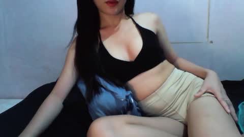 Snapshot of _yourmyonlyb_22 chatting on December 15, 2024, 5:10 pm cherry online show from December 15, 2024, 5:10 pm