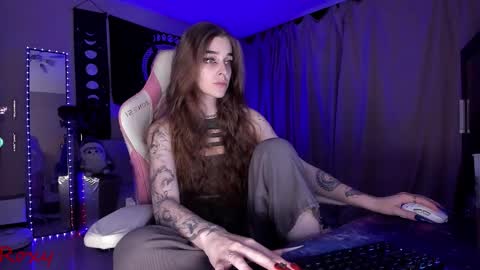 Snapshot of _yourwetdreams_ chatting on October 2, 2025, 11:01 pm Roxy online show from October 2, 2025, 11:01 pm