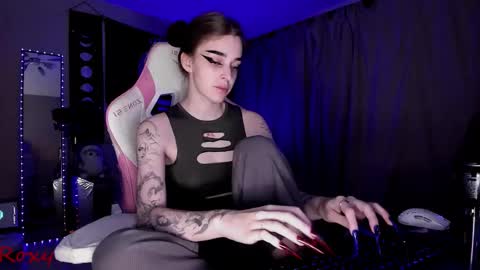 Snapshot of _yourwetdreams_ chatting on October 8, 2025, 2:20 am Roxy online show from October 8, 2025, 2:20 am