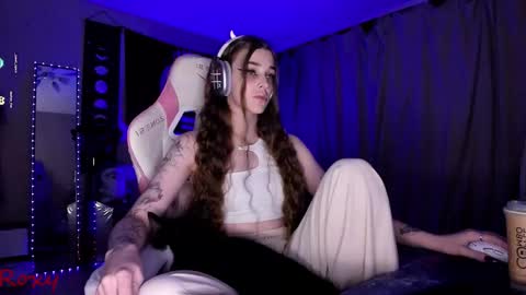 Snapshot of _yourwetdreams_ chatting on October 21, 2025, 10:32 pm Roxy online show from October 21, 2025, 10:32 pm