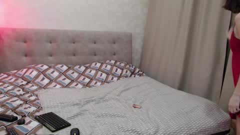 Snapshot of _yummybabes_ chatting on October 29, 2025, 3:25 pm Nicole  Thomas  Dave online show from October 29, 2025, 3:25 pm