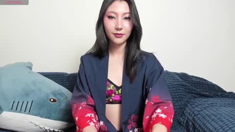 Snapshot of _yuriko chatting on December 5, 2024, 3:17 pm Mia online show from December 5, 2024, 3:17 pm