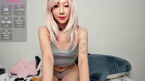 Mia online show from June 13, 2026, 11:35 pm