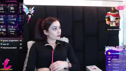 Yuyi online show from December 19, 2024, 5:40 pm