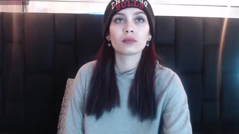 Yuyi online show from December 31, 2024, 1:08 pm