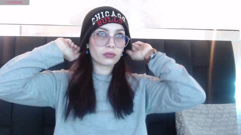 Yuyi online show from January 3, 2025, 11:03 am