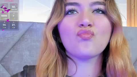 Snapshot of _zoe_sweet__ chatting on March 6, 2025, 2:29 pm Daniela Brown online show from March 6, 2025, 2:29 pm