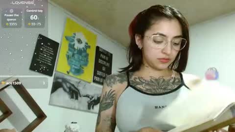 Zoe  online show from June 18, 2026, 3:40 am