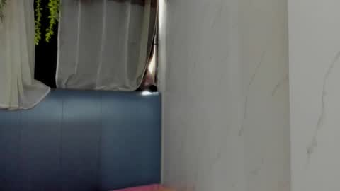 _zoecooper online show from March 4, 2026, 8:37 pm